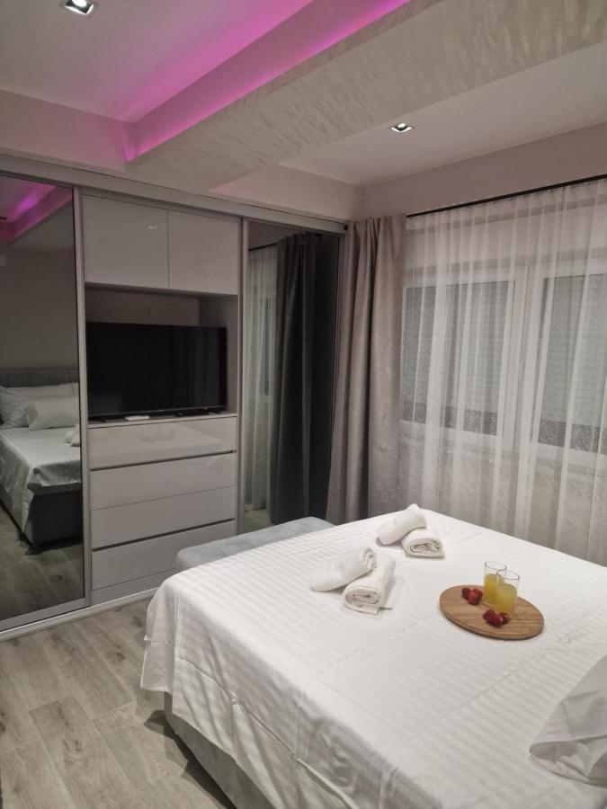 Luxury Apartman Imperio ชิเบนิก ภายนอก รูปภาพ