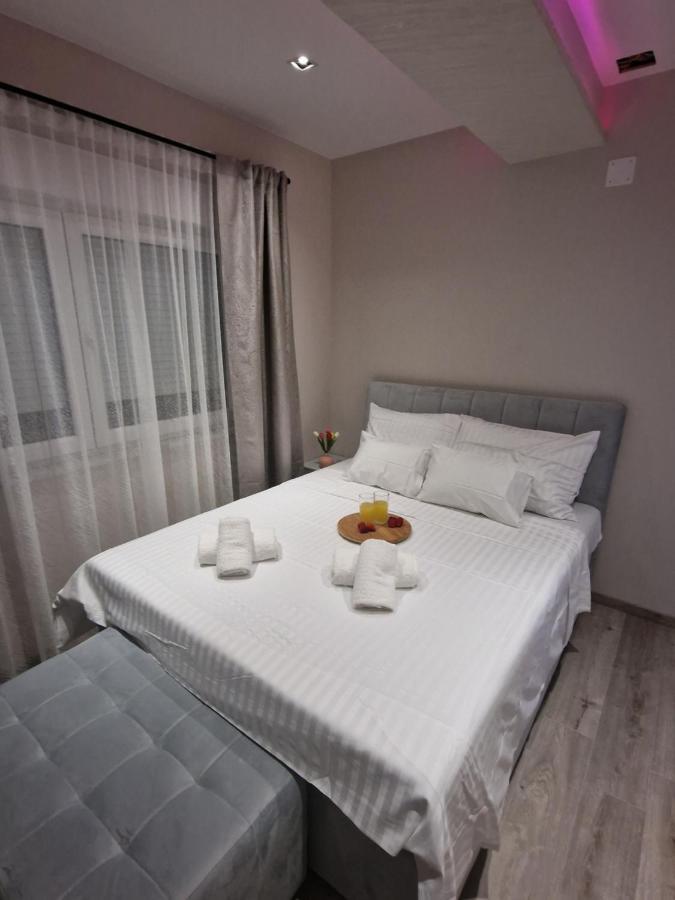Luxury Apartman Imperio ชิเบนิก ภายนอก รูปภาพ