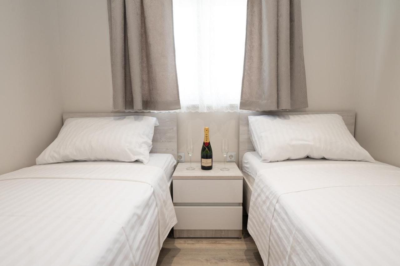Luxury Apartman Imperio ชิเบนิก ภายนอก รูปภาพ