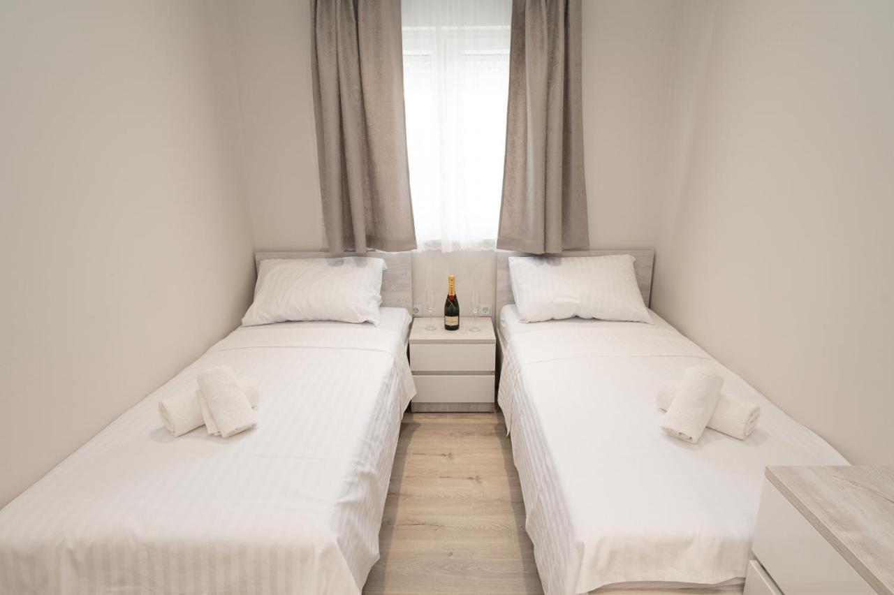 Luxury Apartman Imperio ชิเบนิก ภายนอก รูปภาพ