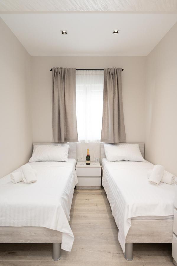 Luxury Apartman Imperio ชิเบนิก ภายนอก รูปภาพ