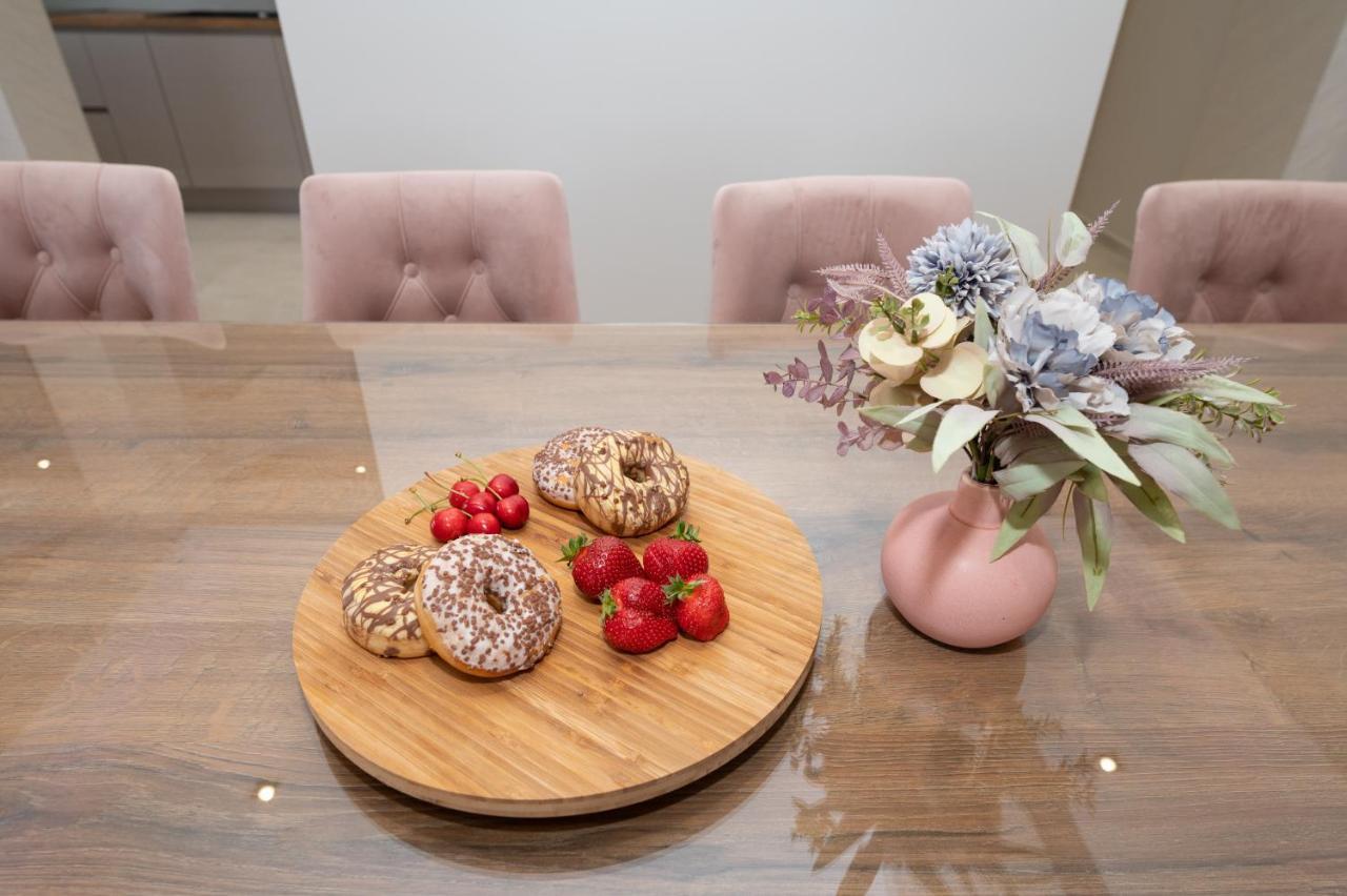 Luxury Apartman Imperio ชิเบนิก ภายนอก รูปภาพ
