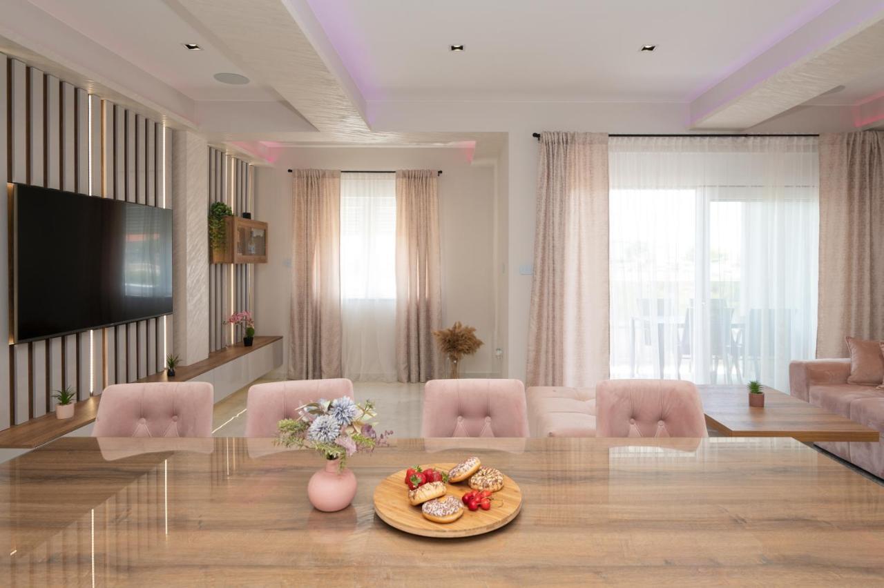 Luxury Apartman Imperio ชิเบนิก ภายนอก รูปภาพ