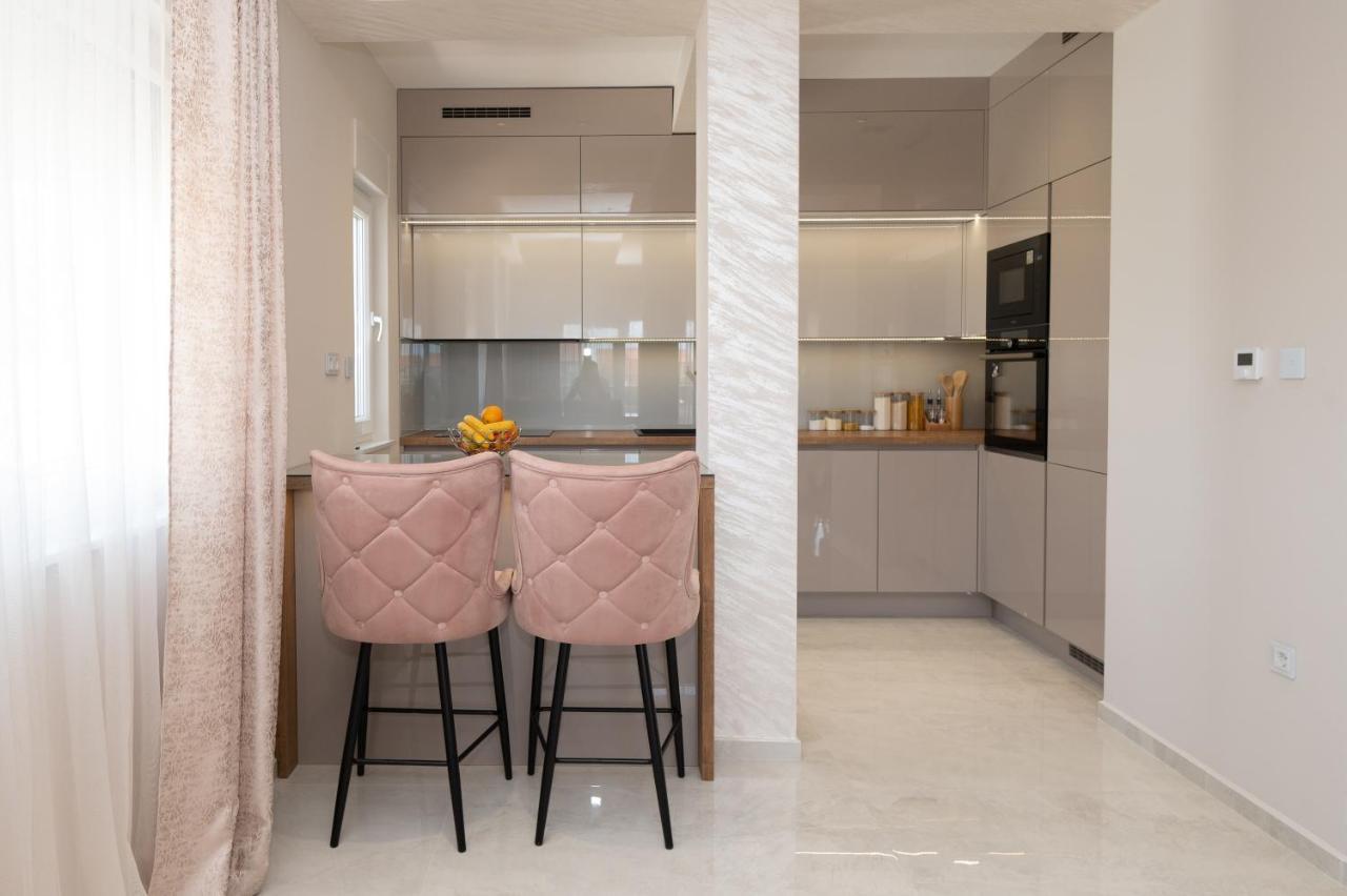 Luxury Apartman Imperio ชิเบนิก ภายนอก รูปภาพ